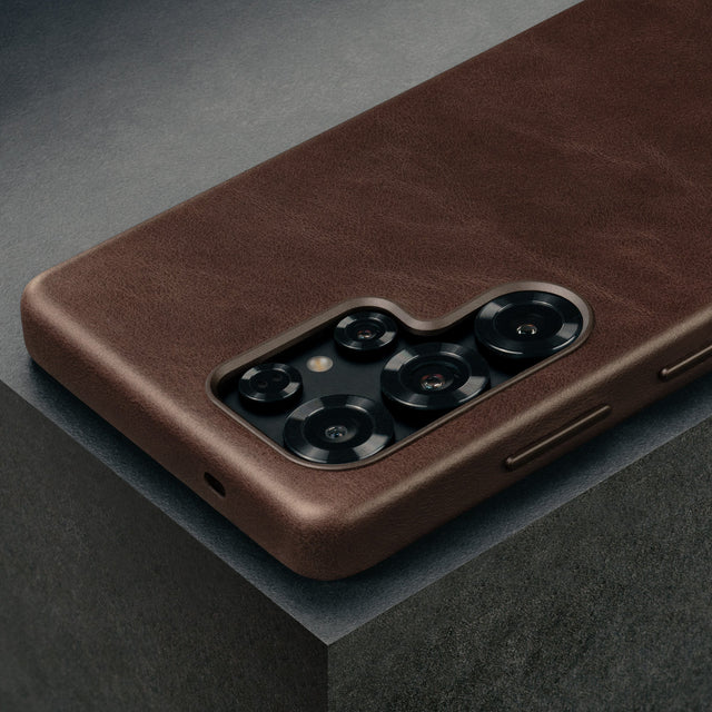 Camera cutout on the Dark Brown Slimline Leather Bumper Case for Galaxy S25 Ultra