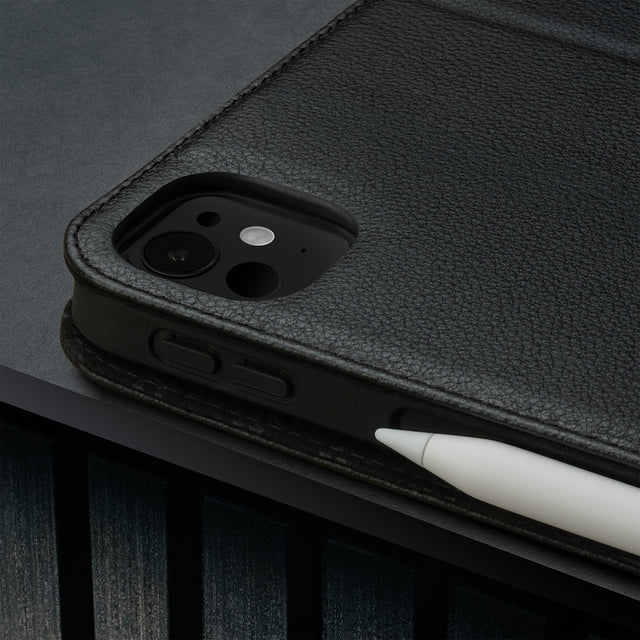 Camera cutout on the Black Leather Case for Apple iPad Pro 13
