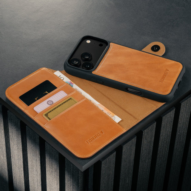 Card holder and detachable cover of the Nubuck Dark Brown Detachable Case for iPhone 17 Pro Max